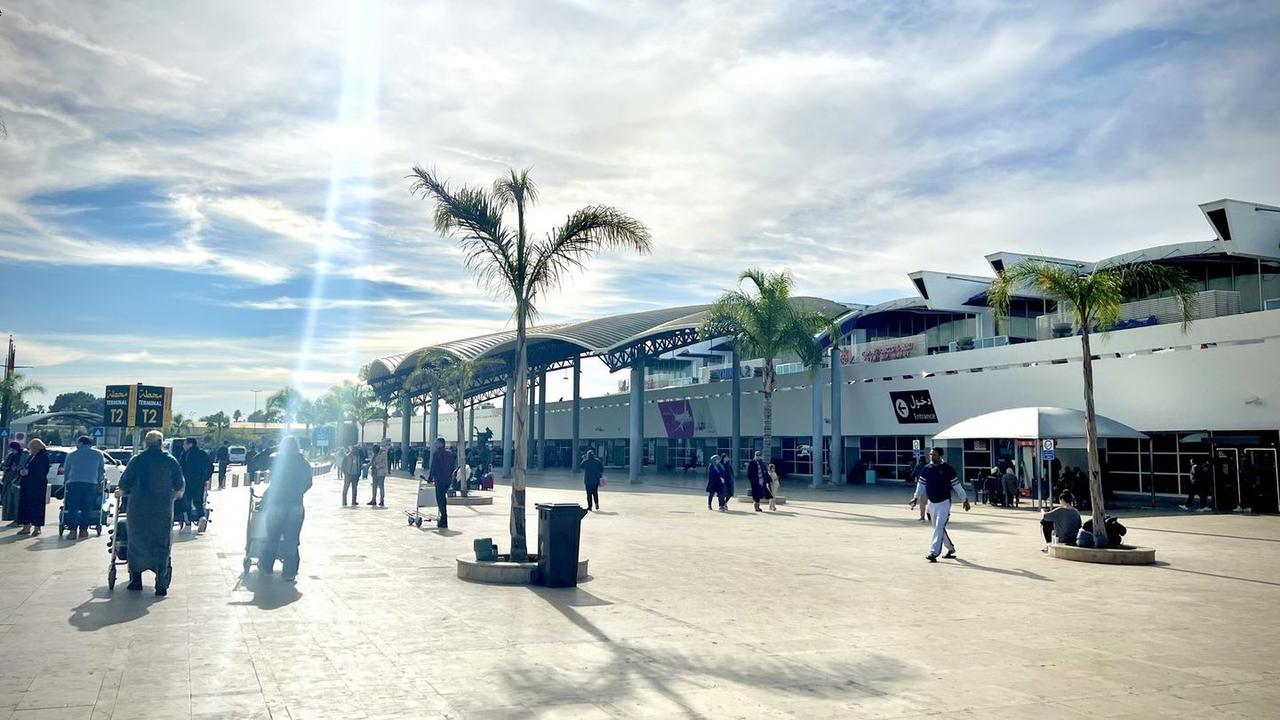 Travelers planning the transfer from Casablanca Airport to central Casablanca