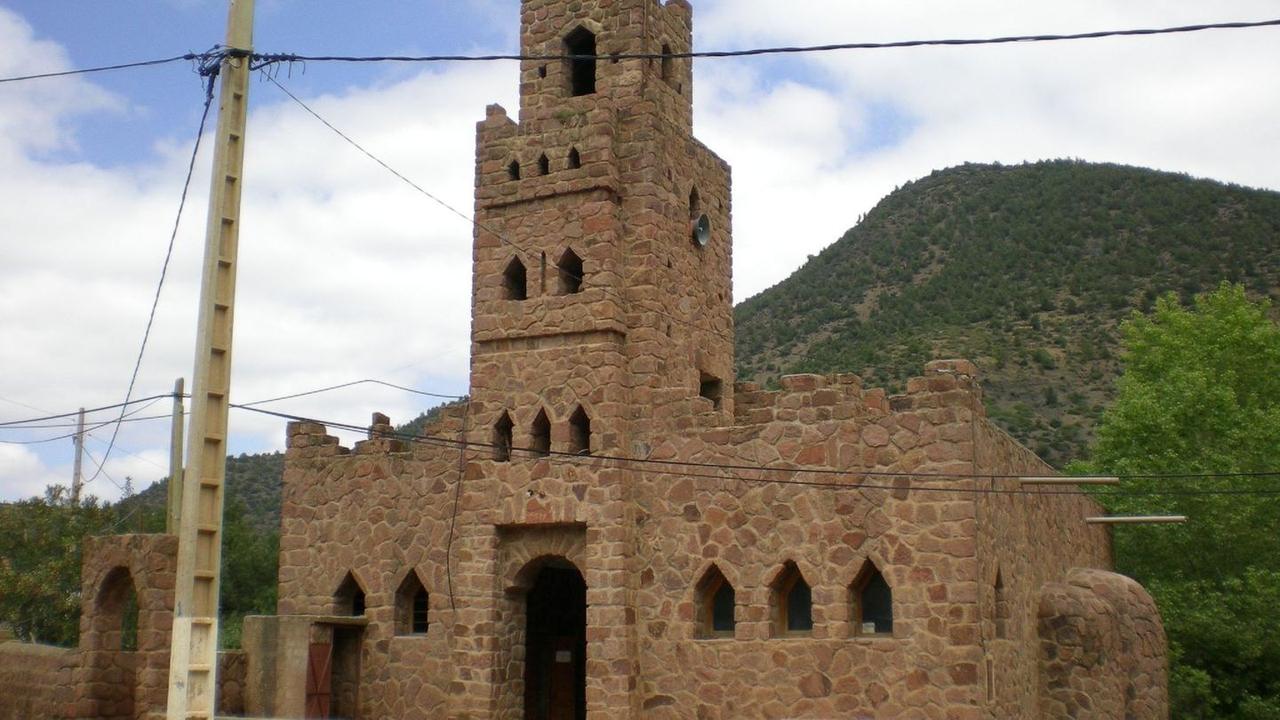 Marrakech to Ourika bus travel in Morocco