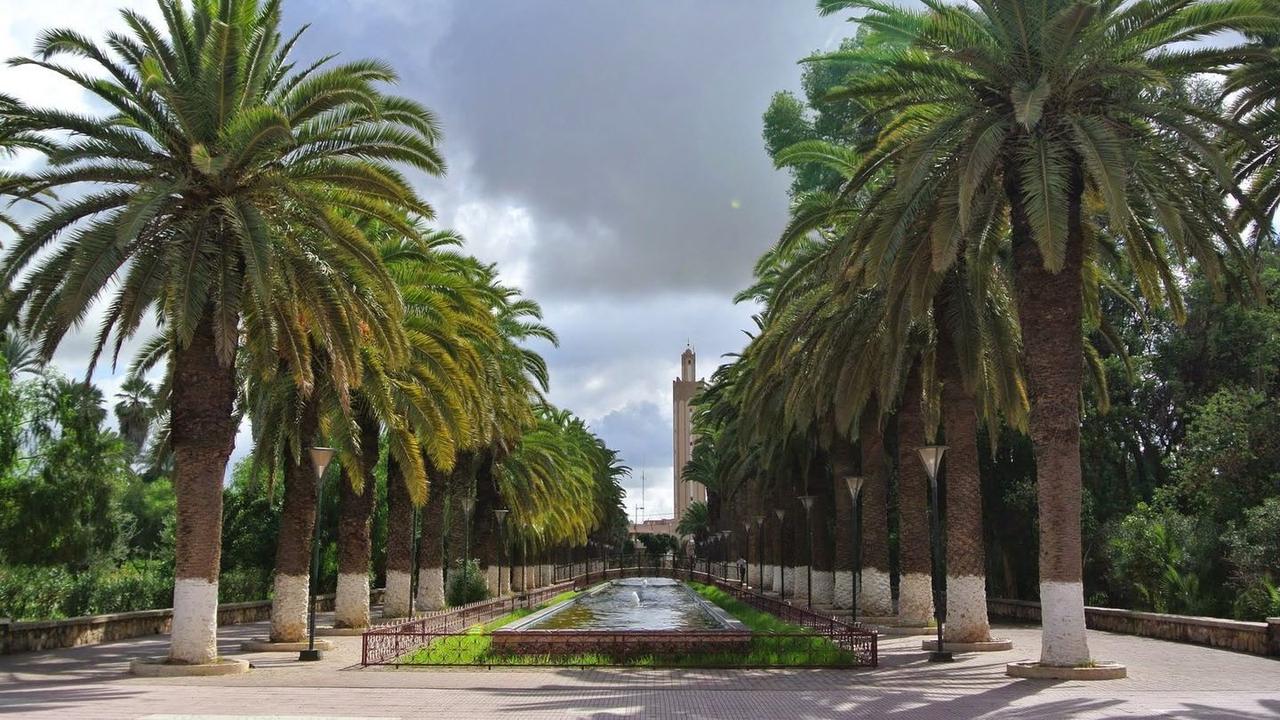 Ouarzazate to Taroudant bus travel in Morocco